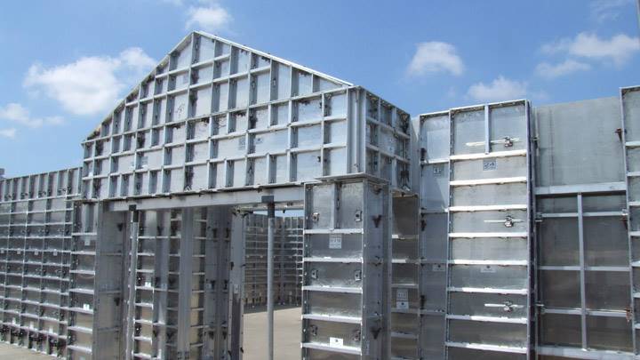 除1号楼进行地下室施工外