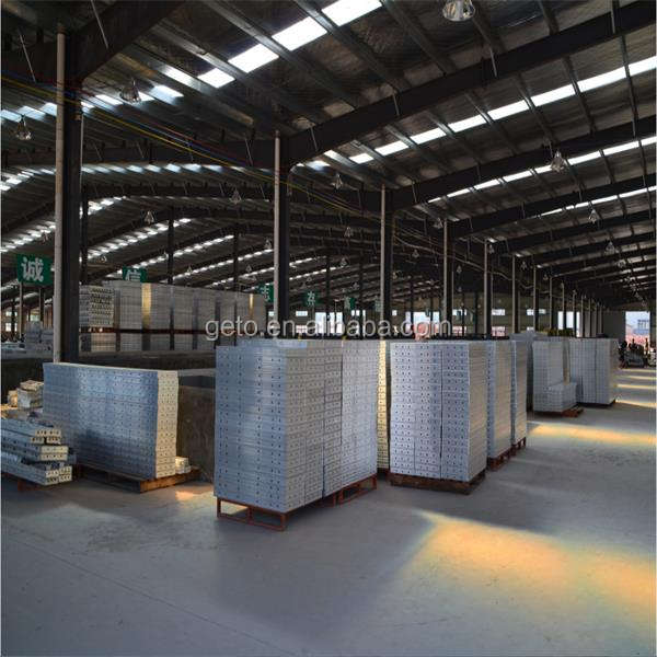 支撑件包括两个一号支撑板和一个二号支撑板