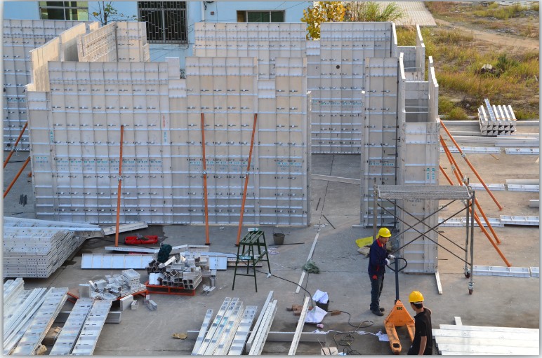 附图说明 [0016] 图1为本实用新型结构示意图； [0017] 图2为本实用新型图1中A处放大结构示意图； [0018] 图3为本实用新型图1中B处放大结构示意图； [0019] 图4为本实用新型图1中C处放大结构示意图