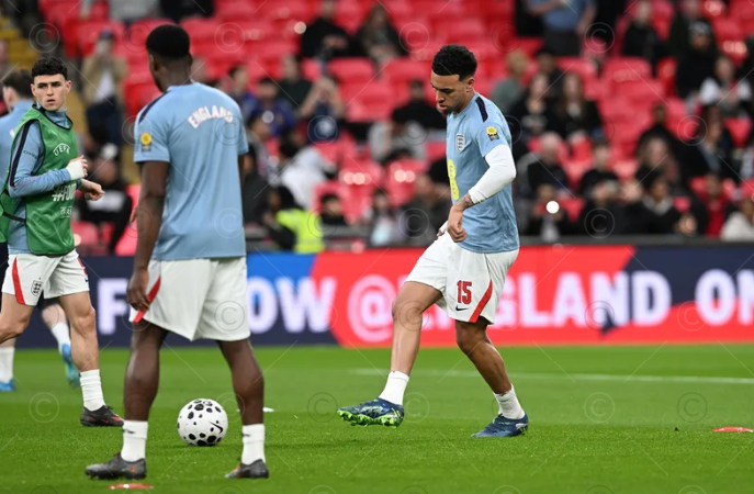 摩根·罗杰斯转会传闻升温 多家豪门争夺年轻中