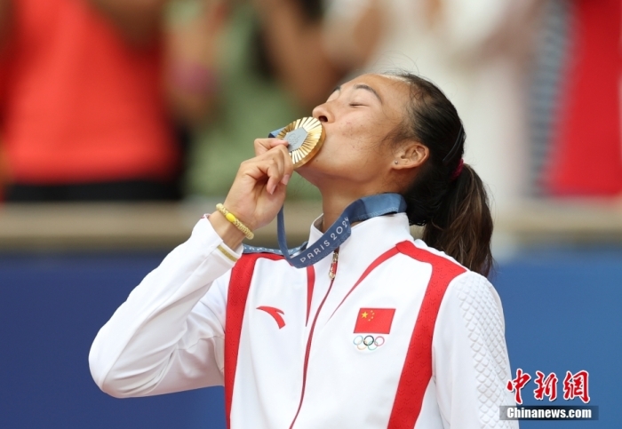 自信、友好、国际范:中国运动员在巴黎奥运会