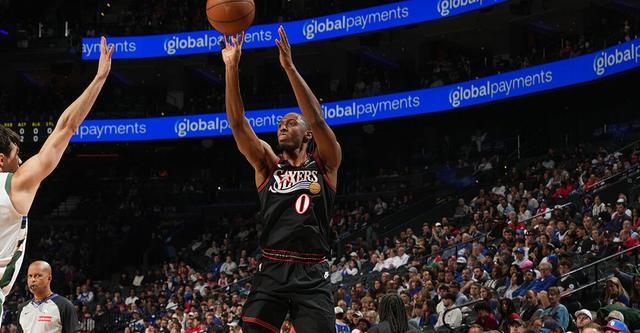 76人第三节狂轰38分奠定胜局 主场大胜雄鹿终结两