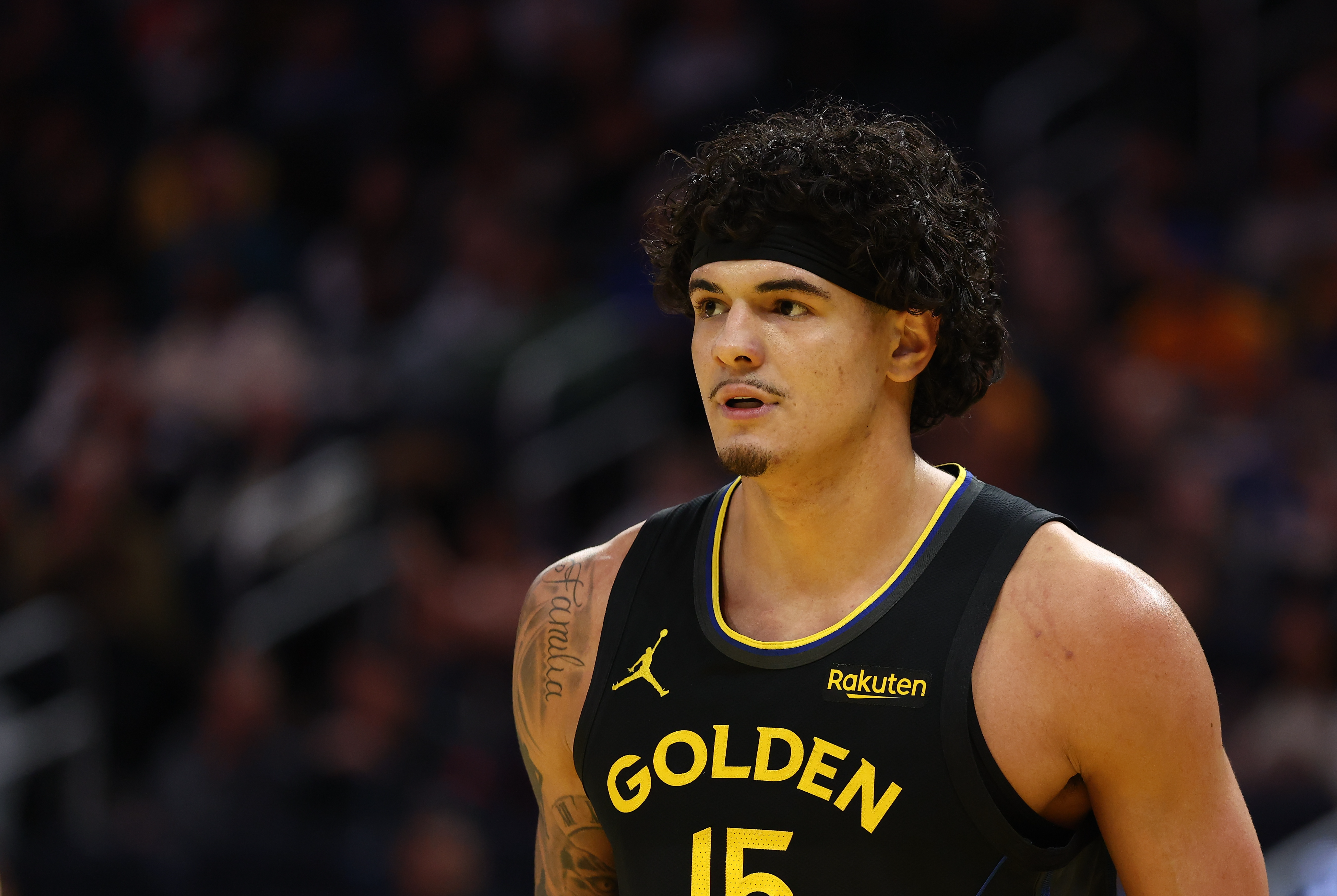 库里复出率队险胜勇士，杜兰特31+8+8引领火箭双