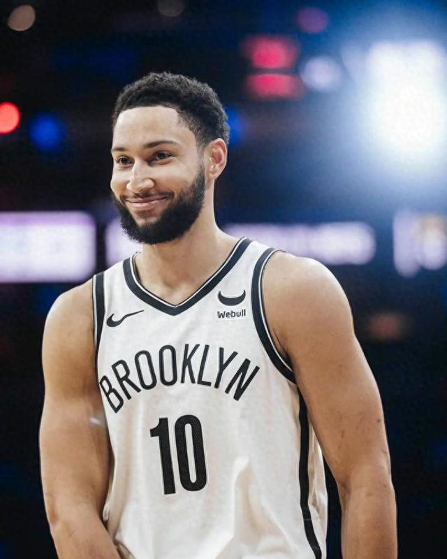 NBA现役五大状元秀集体沉沦：西蒙斯无球可打 富