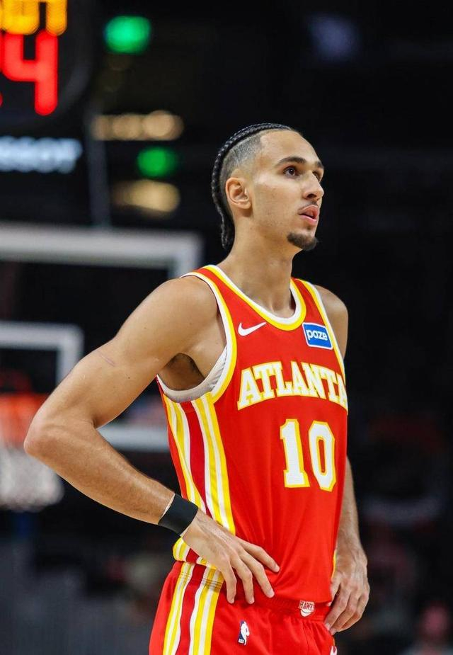 NBA现役五大状元秀集体沉沦：西蒙斯无球可打 富