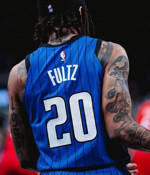 NBA现役五大状元秀集体沉沦：西蒙斯无球可打 富