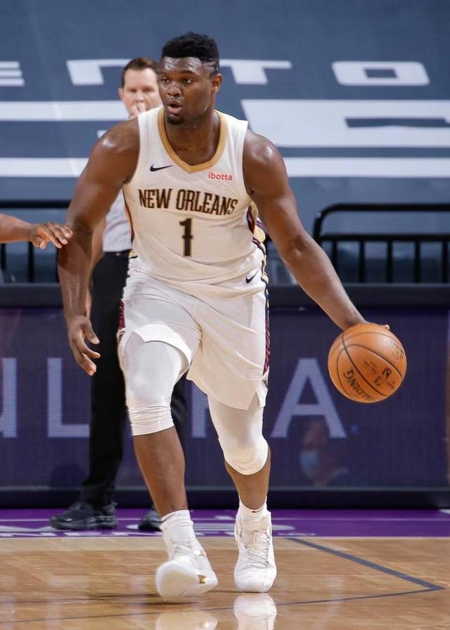 NBA现役五大状元秀集体沉沦：西蒙斯无球可打 富