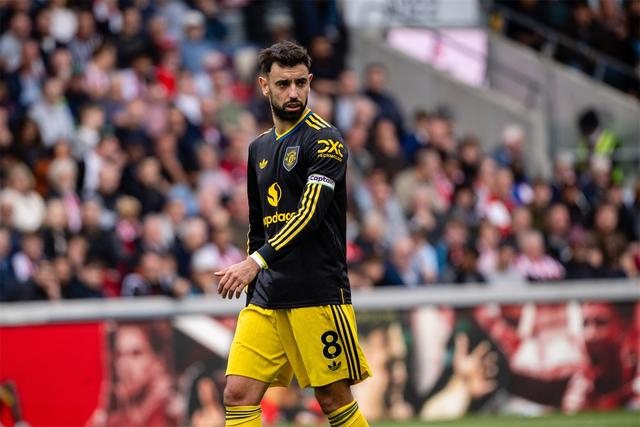 曼联主场迎战利兹联 超级中场B费成关键先生