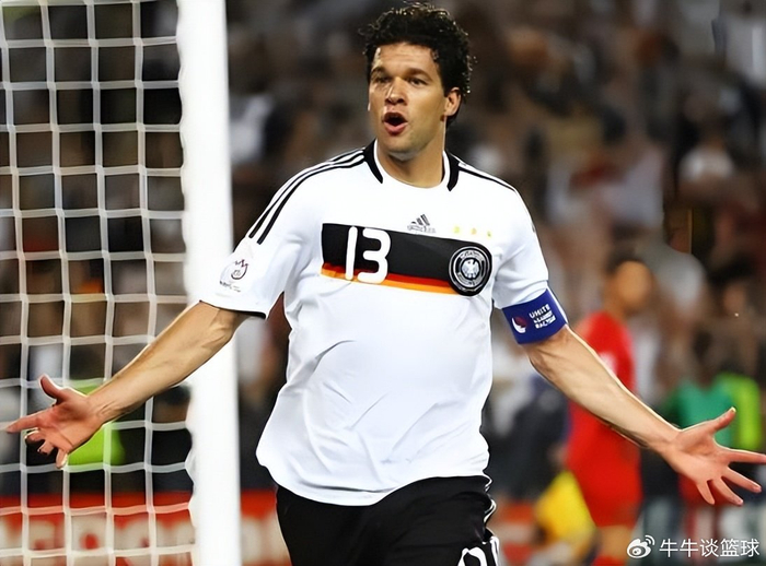 青岛西海岸首战0-2不敌浙江队 巴拉克首秀受关注